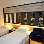 Hotel Oasis