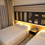 Oasis Hotel