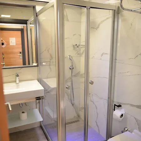 Oasis Otel 3*