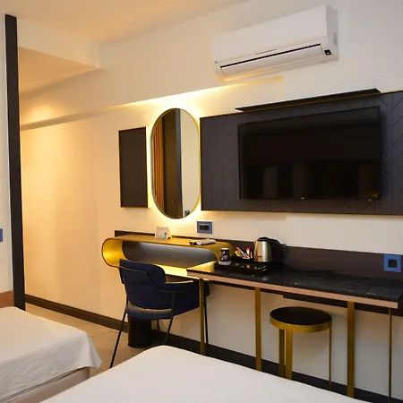 Oasis Hotel 3*