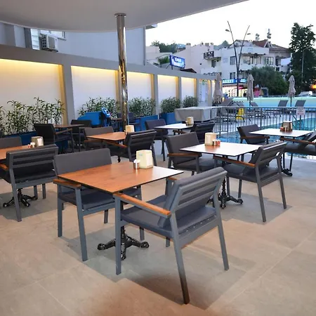 酒店 Oasis 马尔马里斯