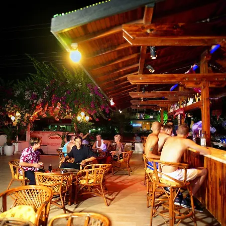 Oasis Μαρμαρίς