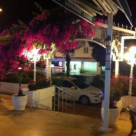 Oasis Hotel