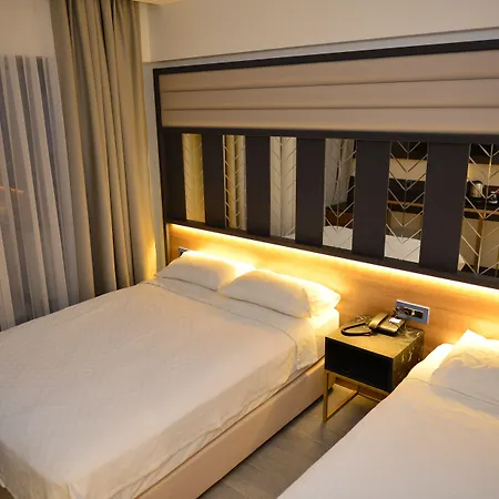 Oasis Hotel