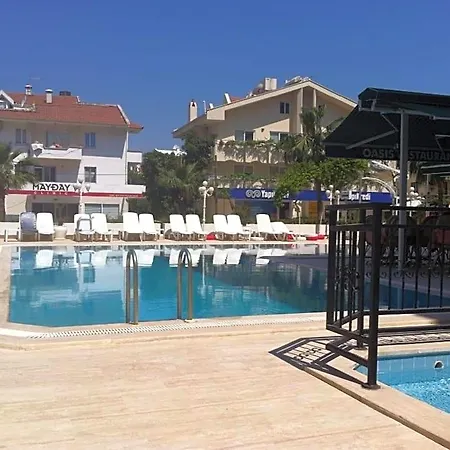 Oasis Ξενοδοχείο Μαρμαρίς