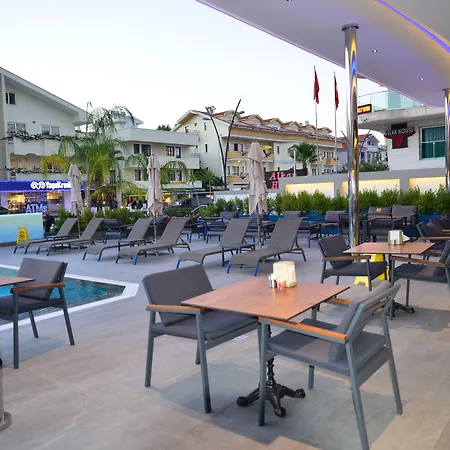 Oasis فندق مرمريس
